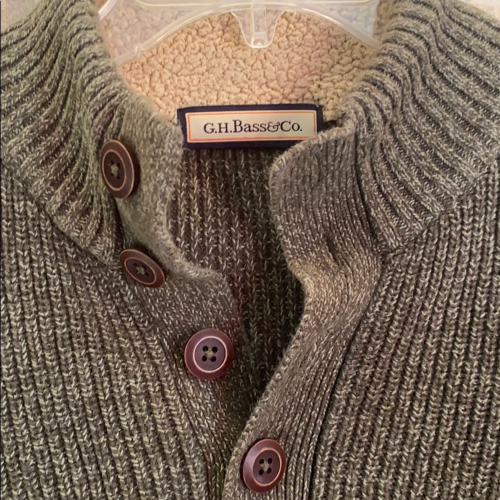 G.H. Bass and Co. men’s button green knit sweater - Picture 2 of 3